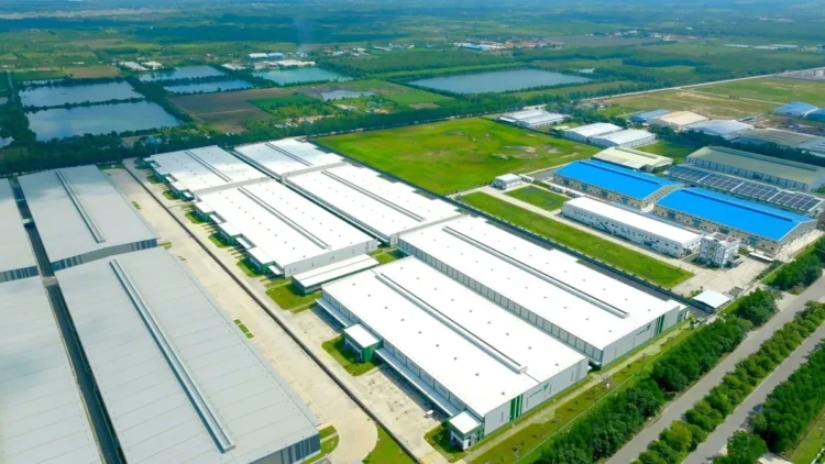 Vietnam Investment Review im Gespräch mit Rechtsanwalt in Vietnam Dr. Oliver Massmann – Neugestaltung von Vietnams Industrieimmobilien: Resilienz, Effizienz und der Aufstieg integrierter Ökosysteme